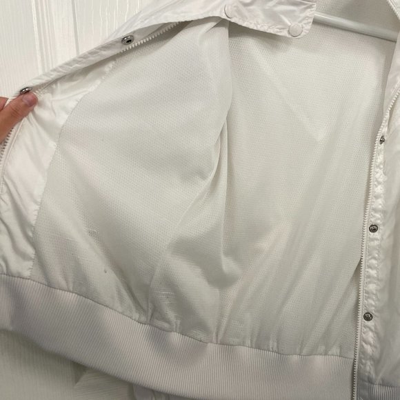 Adidas women's white 3-stripes jacket with holographic logo print - Picture 9 of 10